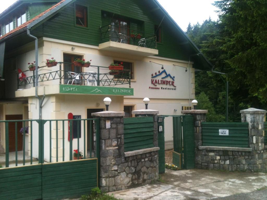 Pensiune & Restaurant Kalinder Буштені Екстер'єр фото